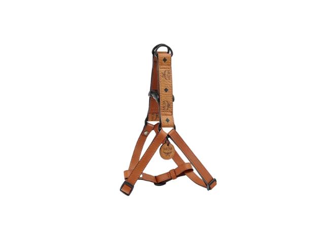 Pet Harness in Visetos at MCM